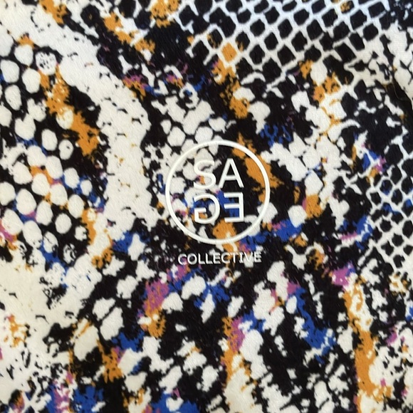 White/Multicolor Leggings with Snake Print - Picture 4 of 4